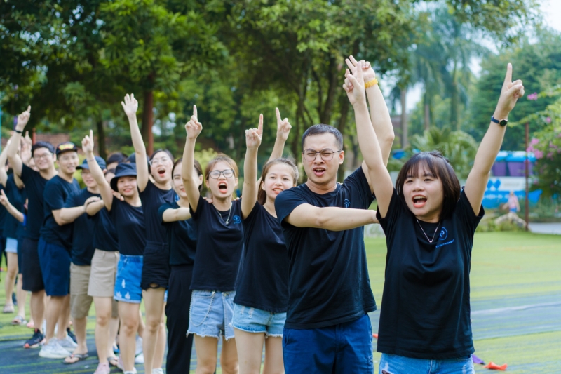 Các trò chơi tập thể ngoài trời là hoạt động không thể thiếu khi đi teambuilding