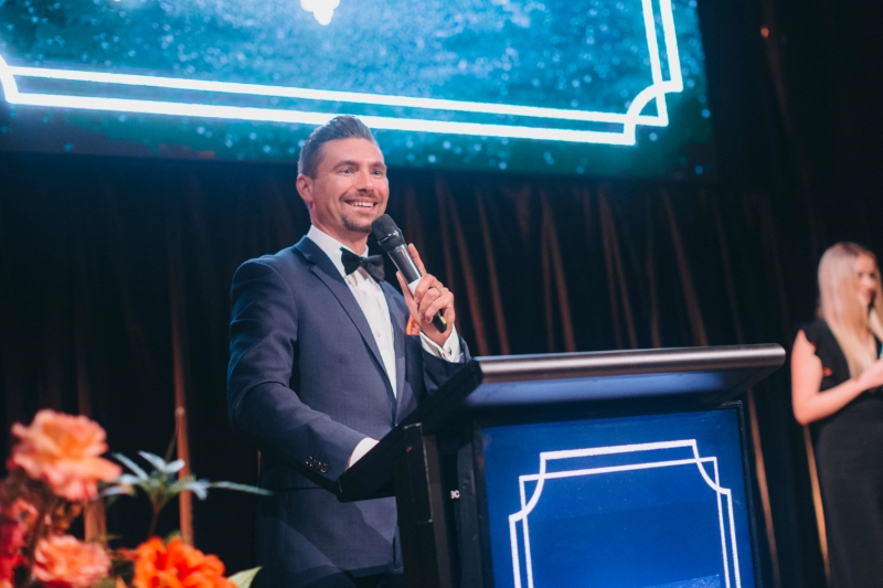 Giọng MC phần khai mạc chương trình cần thể hiện sự hào hứng, phấn khởi