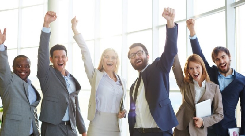 Thơ được sử dụng như những lời giới thiệu về đội thi hay nhất