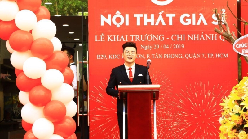 Từ ngữ trong mẫu bài phát biểu khai trương cửa hàng phải trang trọng, lịch sự