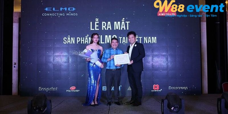 Tổ chức trò chơi trước khi kết thúc buổi lễ